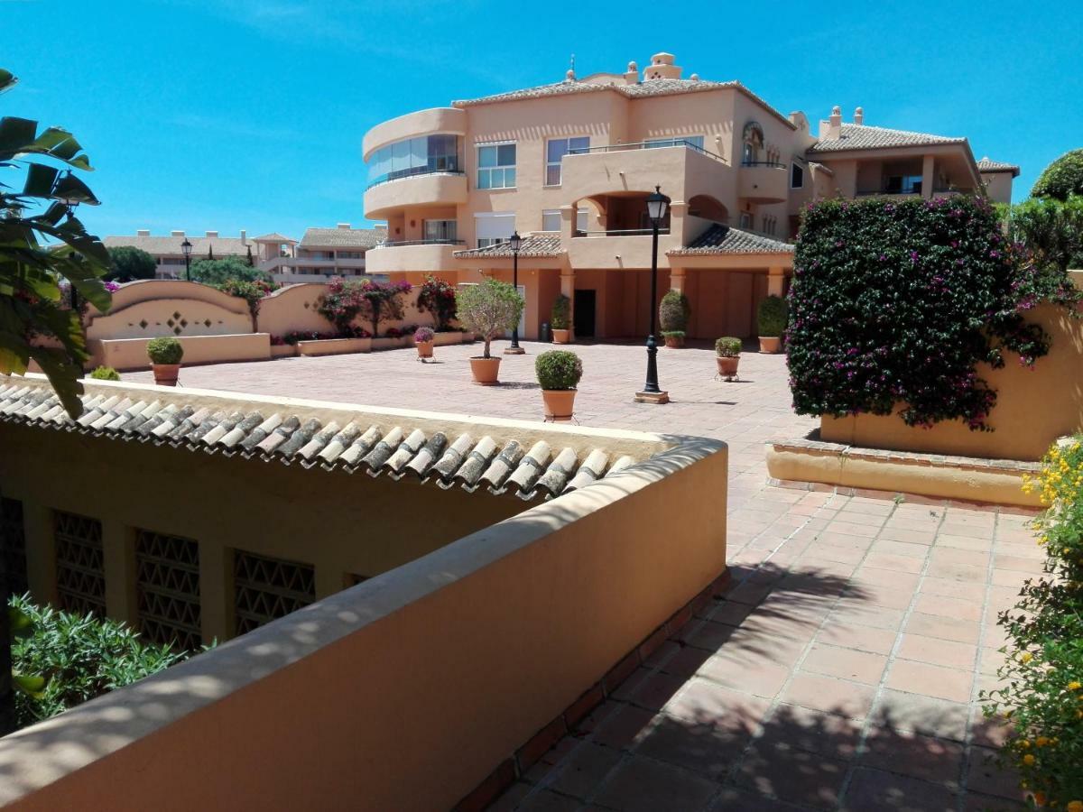 Apartamento En Los Patios De Santa Maria Golf Marbella Kültér fotó